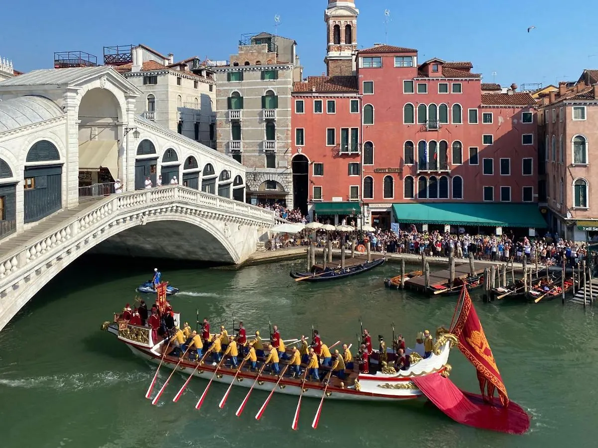 ונציה Rialto Apartment With Canal Grande View איטליה